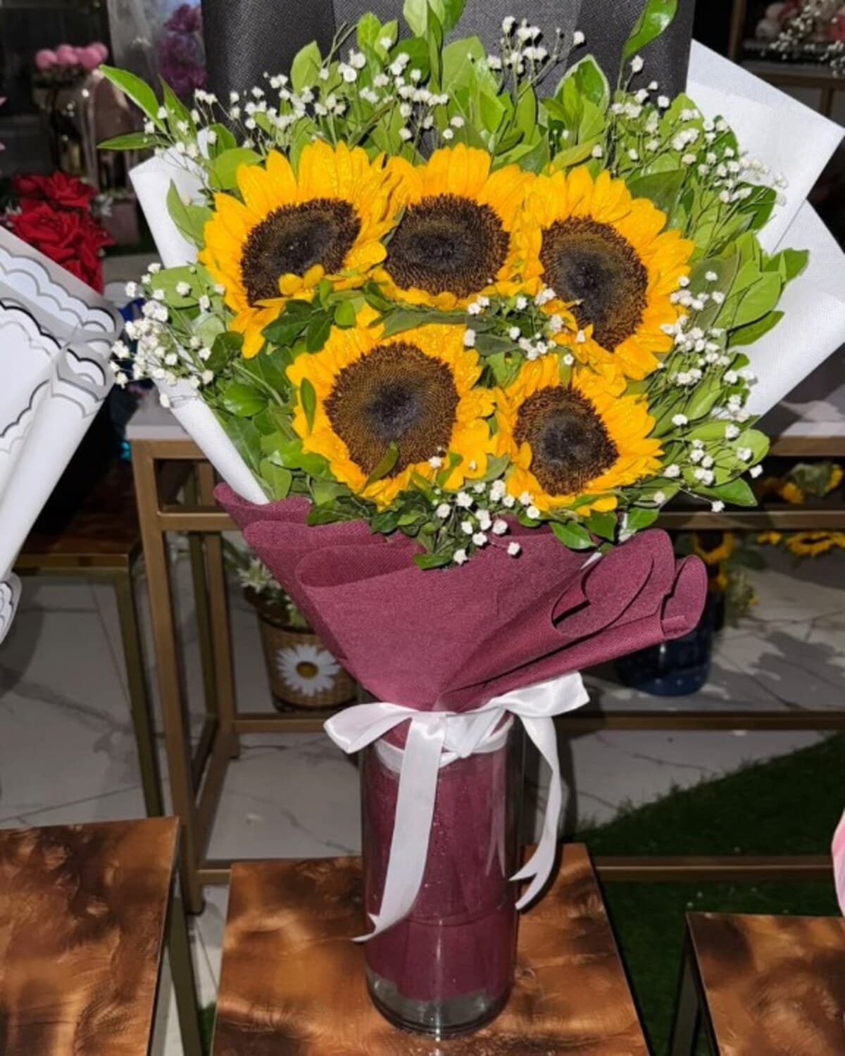 Five Sunflower Glass Vase Bouquet fresh flower bouquet by Phool Pattiyan Lahore