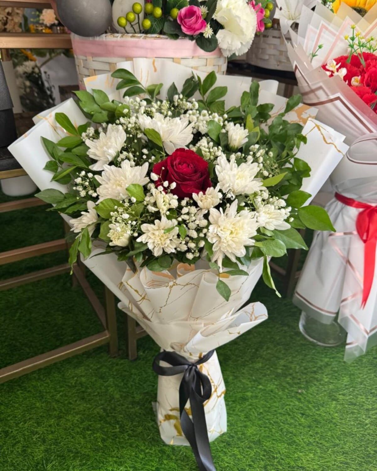 Imported Rose White Chrysanthemum Bouquet fresh flower bouquet by Phool Pattiyan Lahore