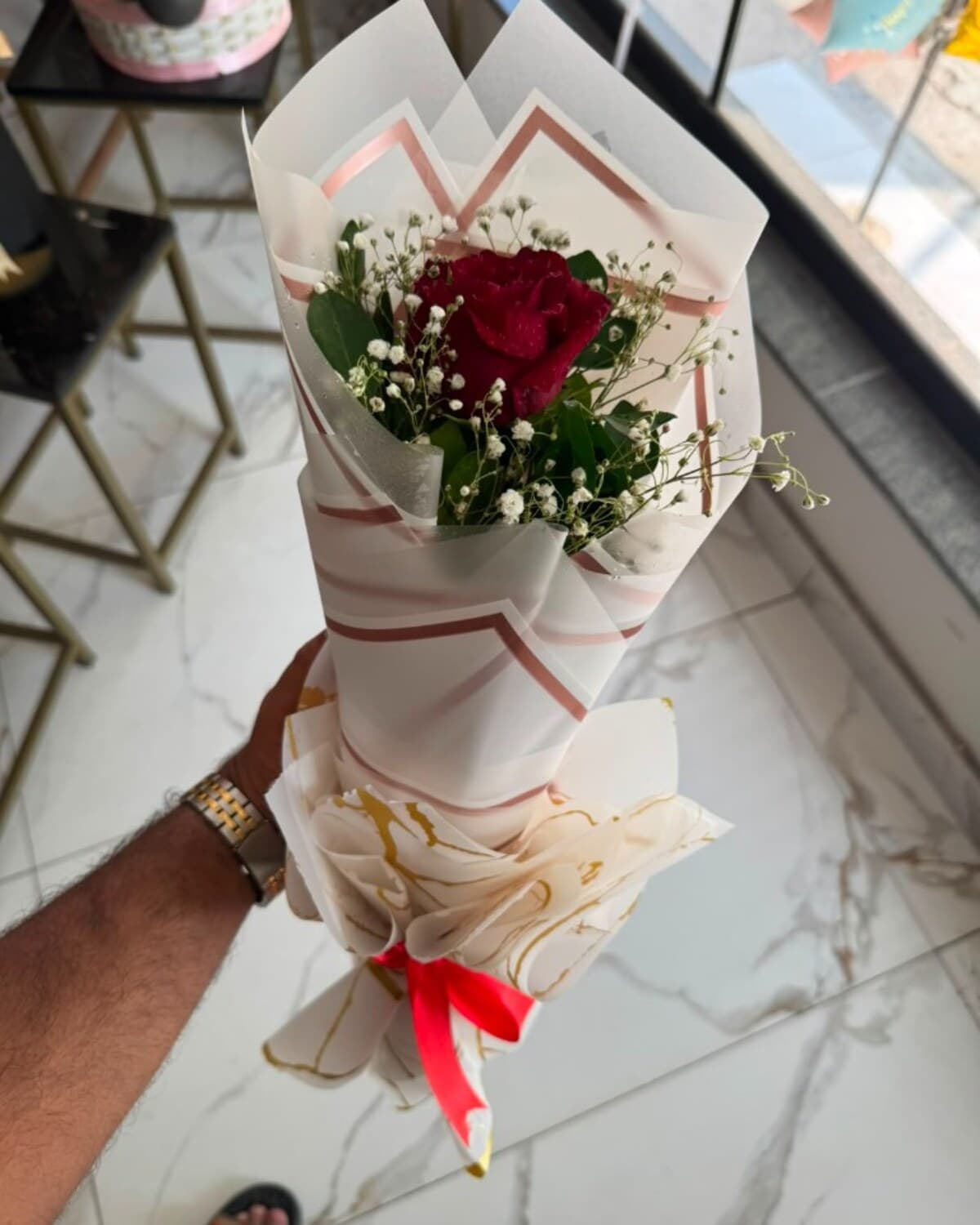 Single Imported Rose with Baby's Breath fresh flower bouquet by Phool Pattiyan Lahore